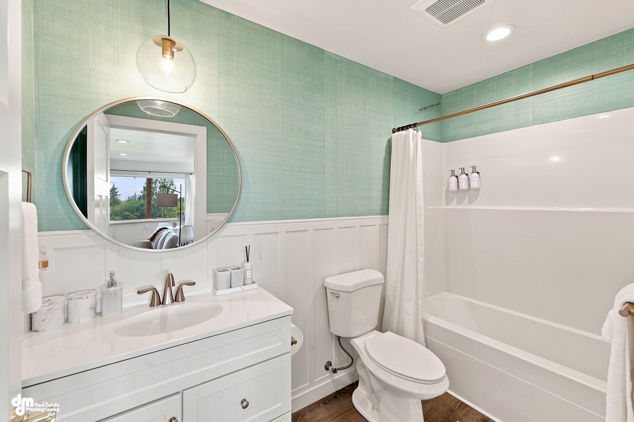 Full bathroom